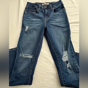 ✨721 High Rise Skinny Levi’s W26 x L28✨